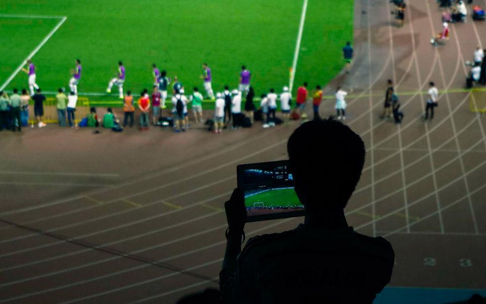 Enhancing Sports Stadium Communications with 4G LTE and 5G Outdoor CPEs